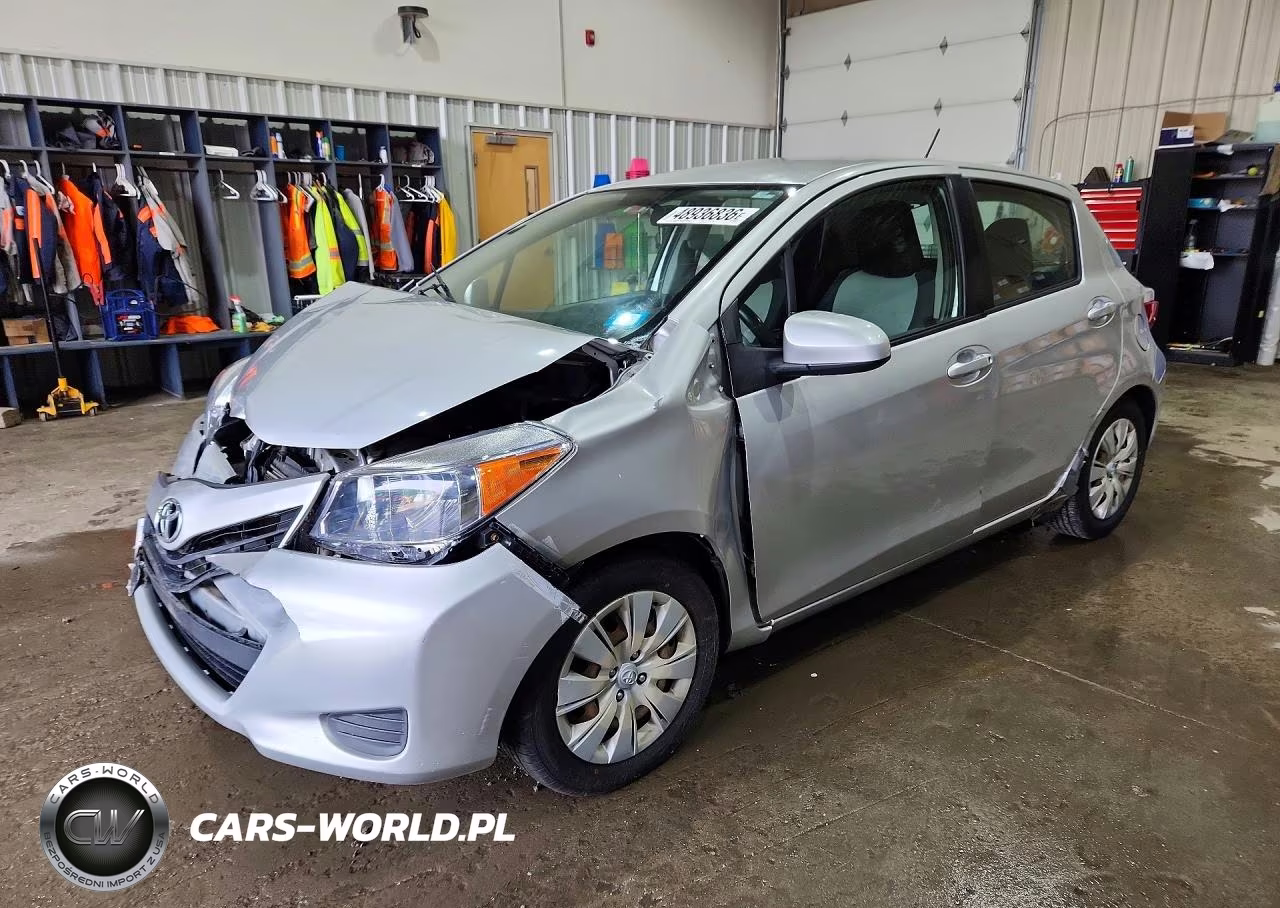 2012 Toyota Yaris 5-Door Le