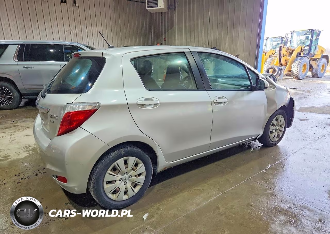2012 Toyota Yaris 5-Door Le VIN:JTDKTUD33CD510786 - 3