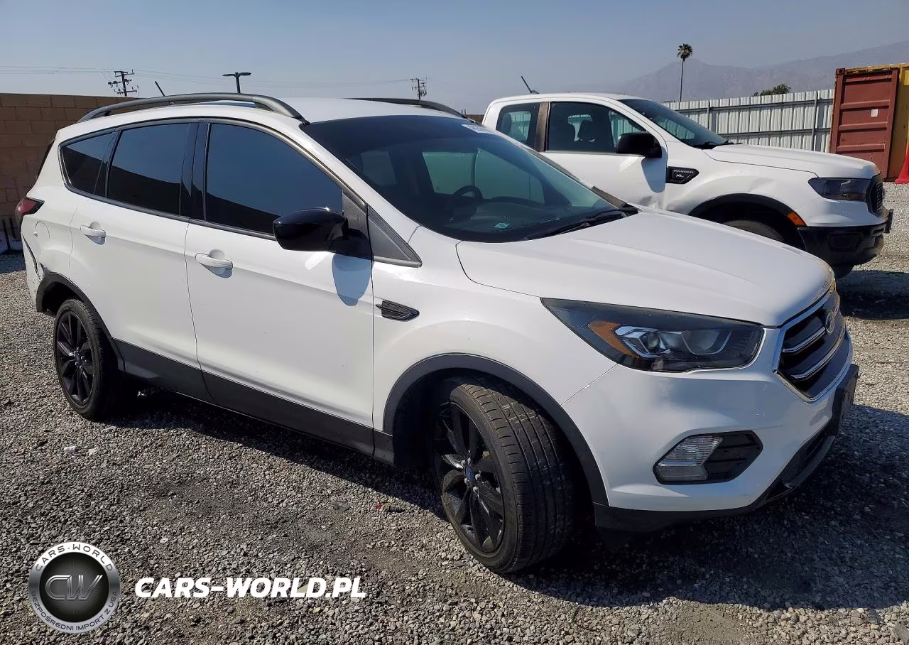 2018 Ford Escape Se VIN:1FMCU0GD3JUB27955 - 4