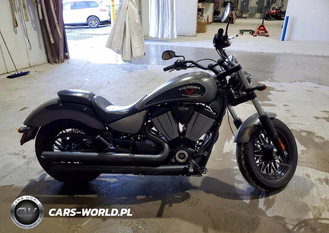 2015 Victory Motorcycles Gunner
