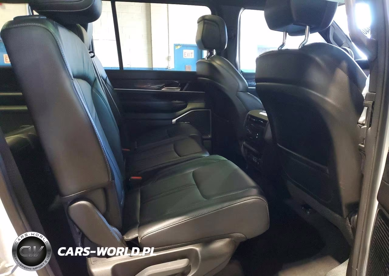 2022 Jeep Wagoneer Series Ii VIN:1C4SJVBT6NS125087 - 11