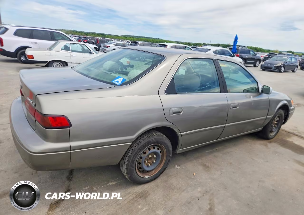 1998 Toyota Camry Le VIN:JT2BG22K1W0187135 - 3