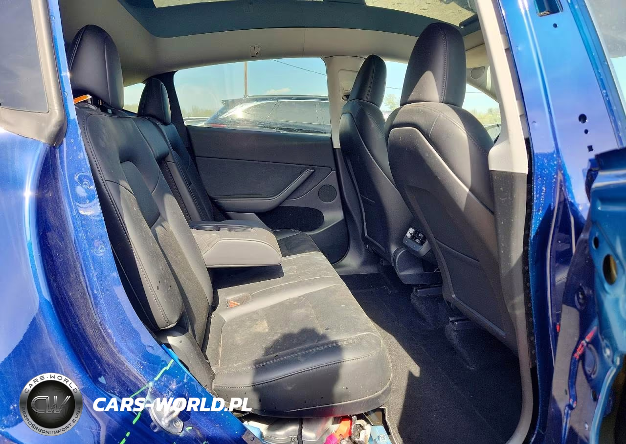 2023 Tesla Model Y VIN:7SAYGDEE5PA106305 - 10