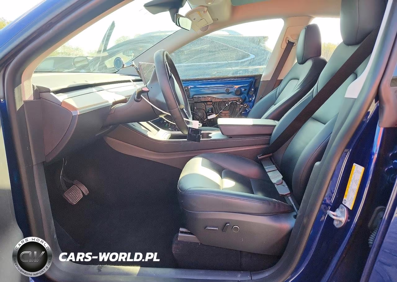 2023 Tesla Model Y VIN:7SAYGDEE5PA106305 - 7