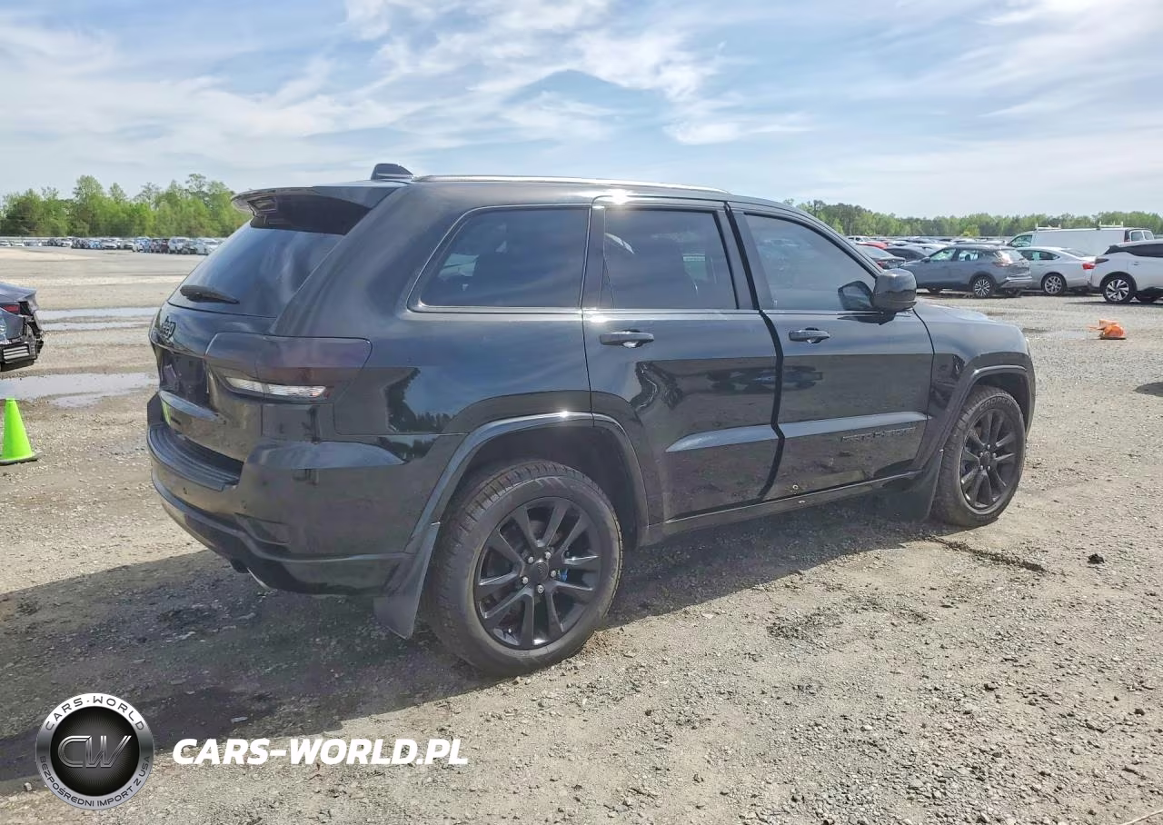 2018 Jeep Grand Cherokee Laredo VIN:1C4RJFAG2JC102662 - 3
