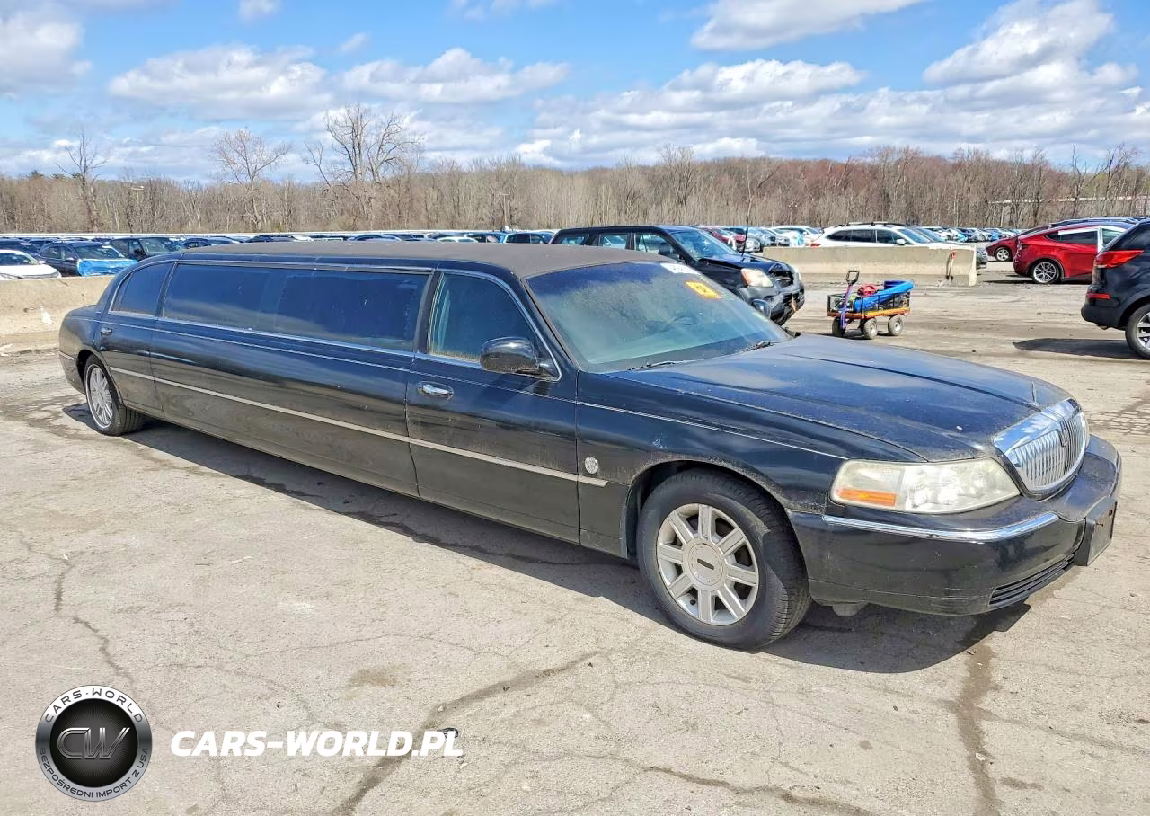 2007 Lincoln Town Car Executive VIN:1L1FM88W97Y634812 - 4