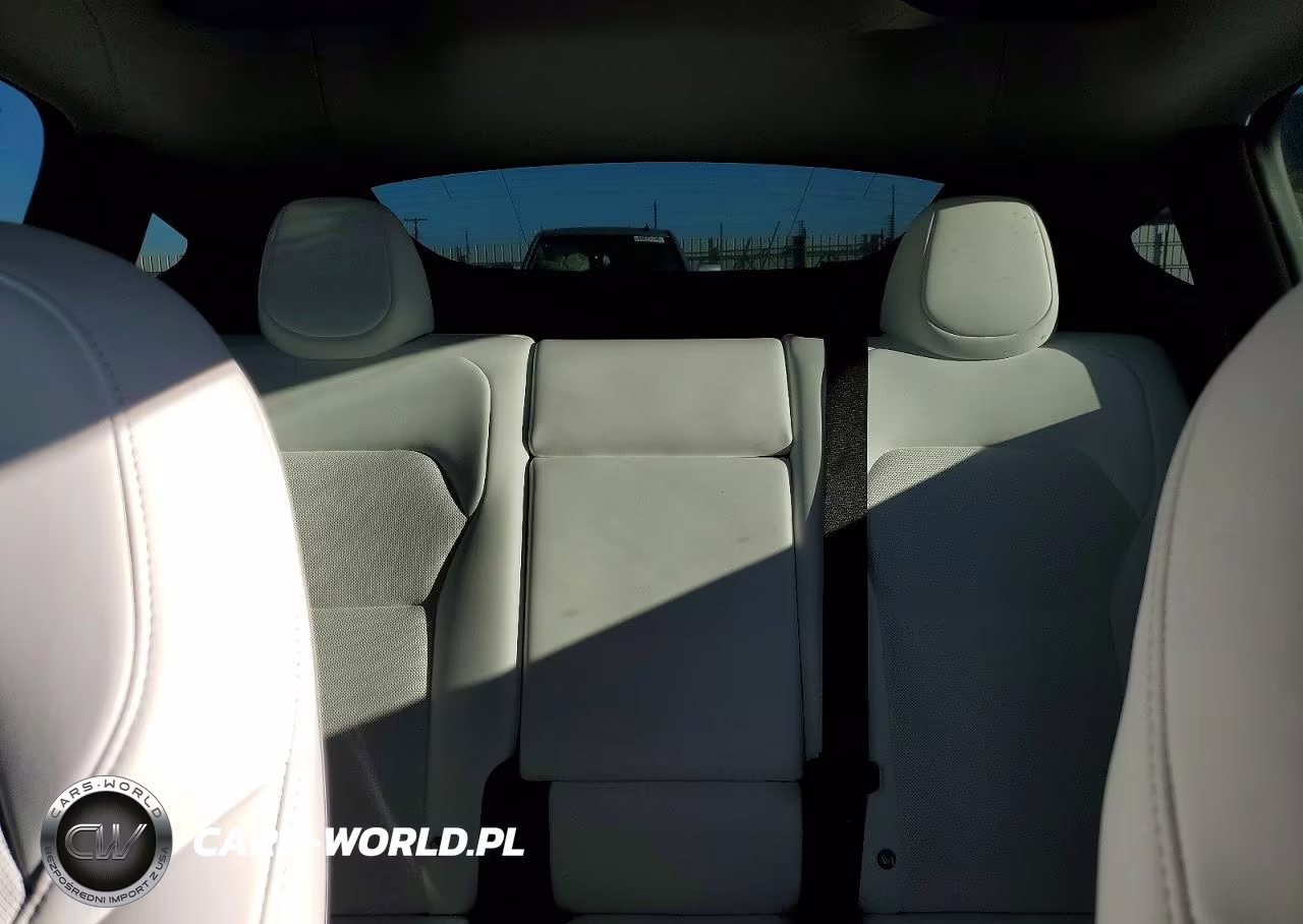 2026 Tesla Model Y VIN:7SAYGDEE0TF390830 - 10