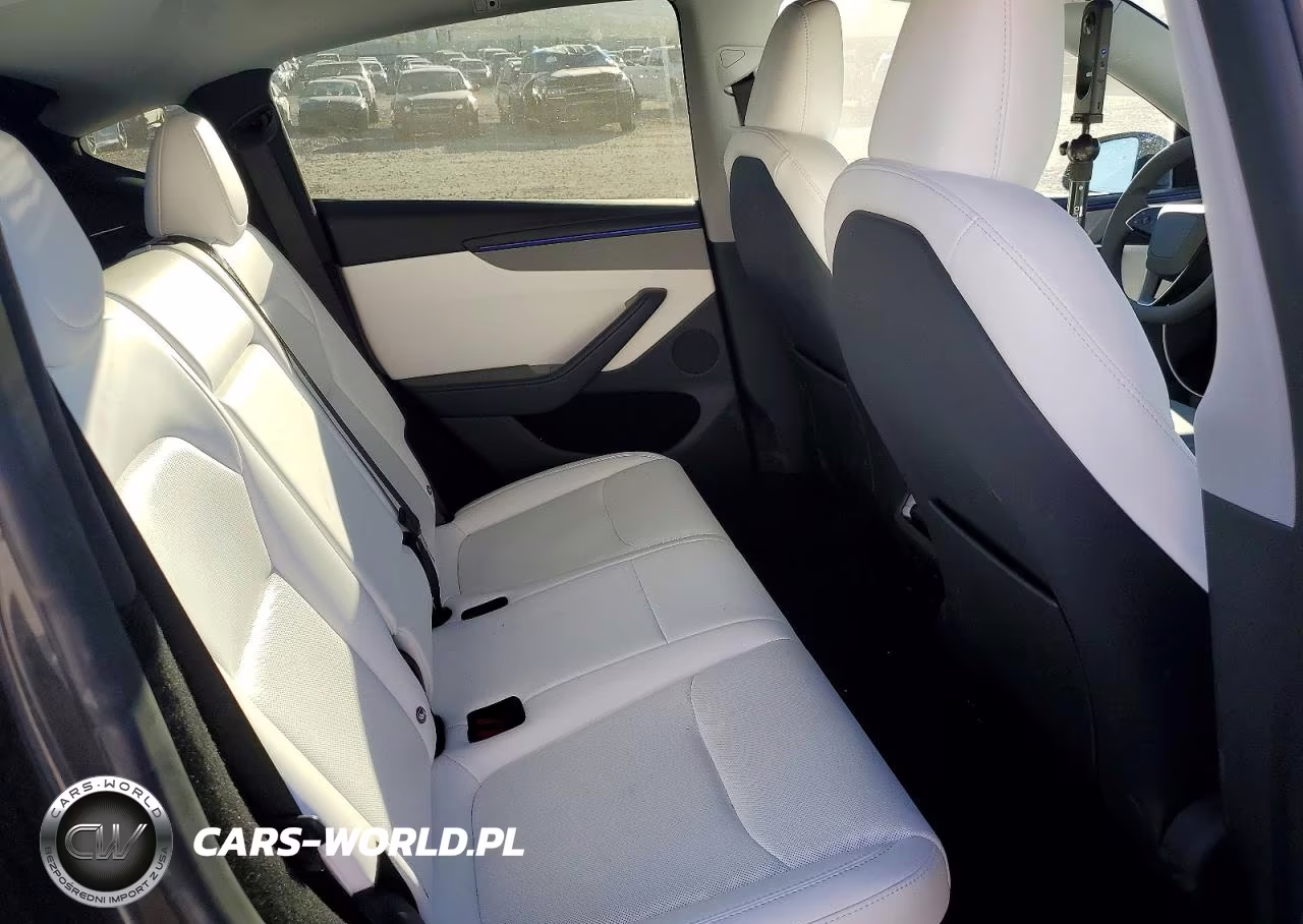 2026 Tesla Model Y VIN:7SAYGDEE0TF390830 - 11