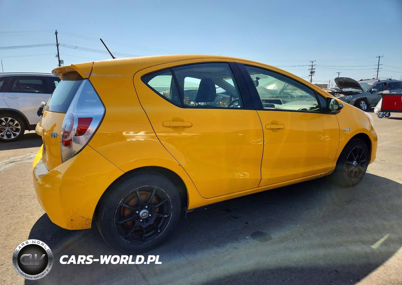2014 Toyota Prius VIN:JTDKDTB38E1082227 - 3