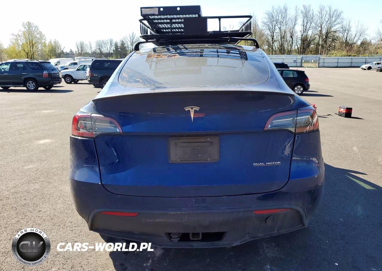 2023 Tesla Model Y VIN:7SAYGDEF0PF705639 - 6