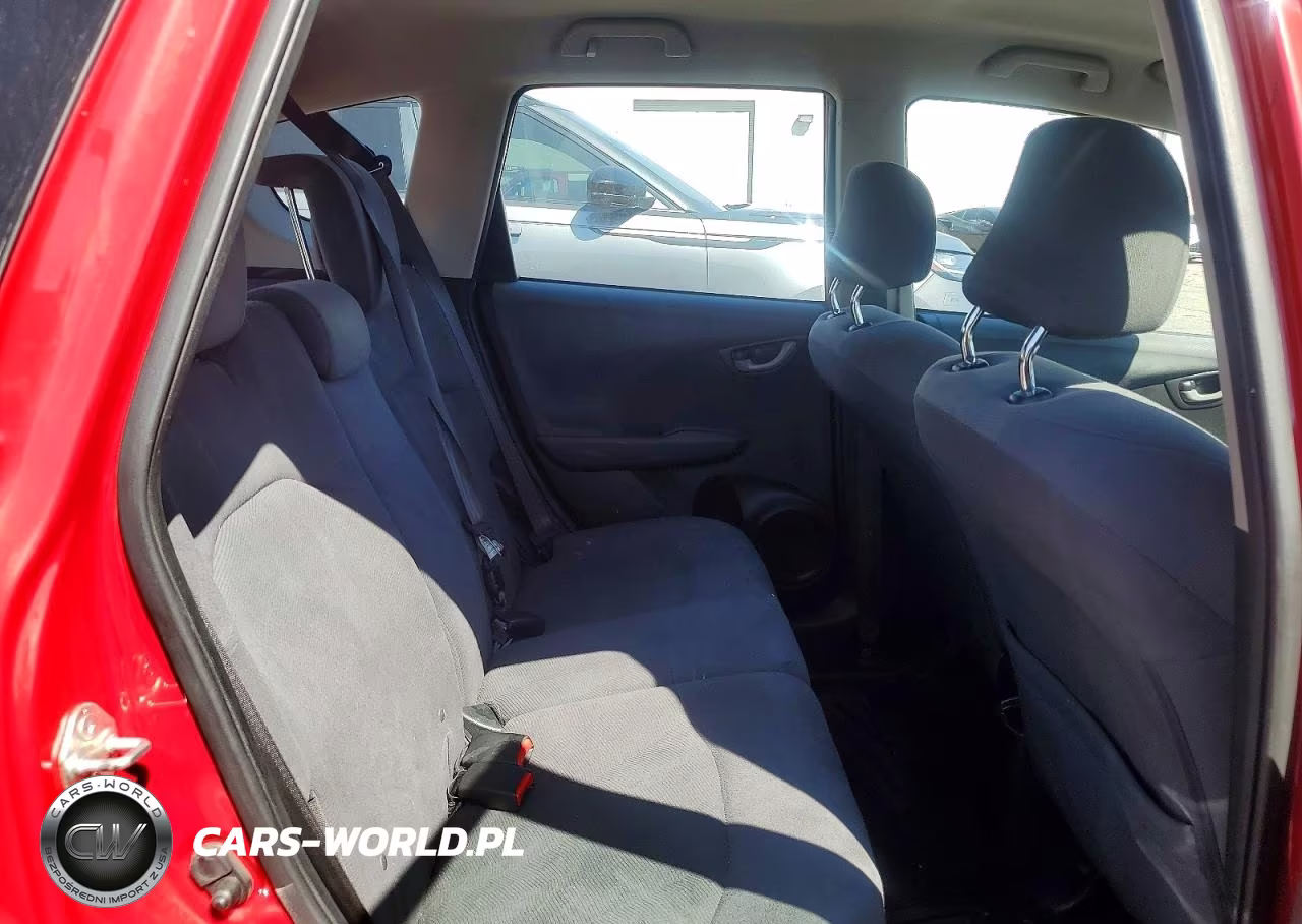 2013 Honda Fit VIN:JHMGE8H35DC082663 - 10