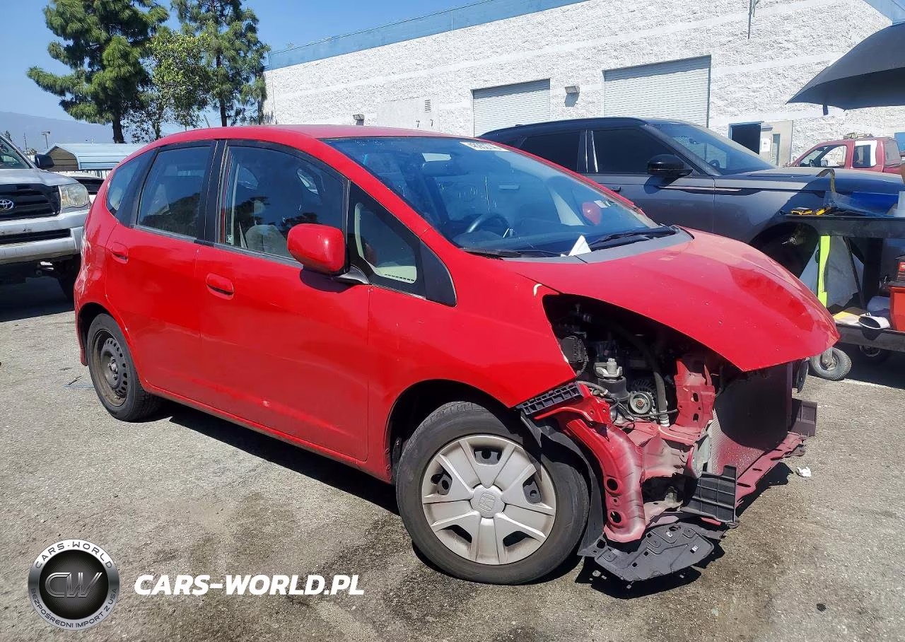 2013 Honda Fit VIN:JHMGE8H35DC082663 - 4