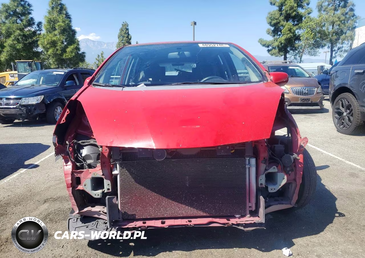 2013 Honda Fit VIN:JHMGE8H35DC082663 - 5