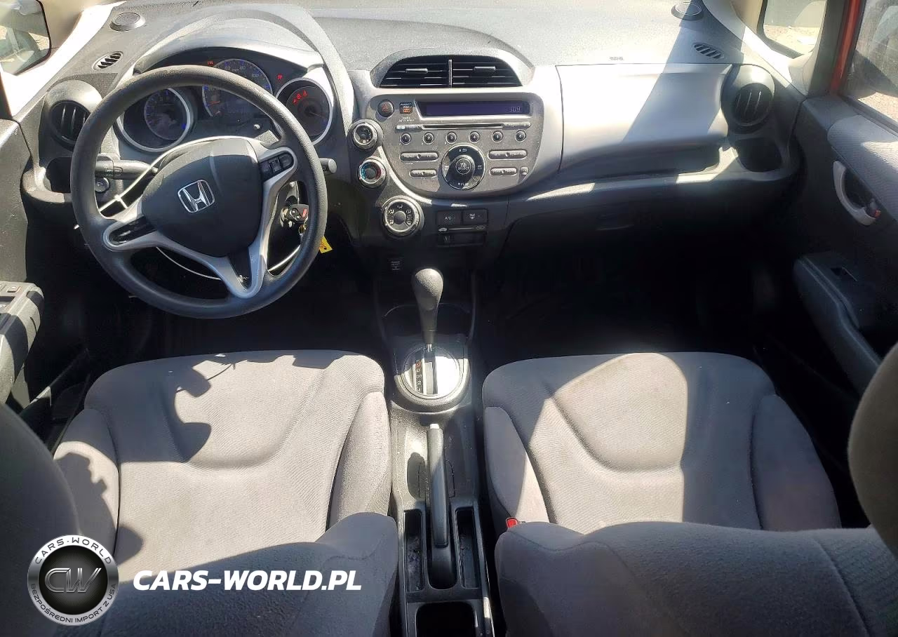 2013 Honda Fit VIN:JHMGE8H35DC082663 - 8