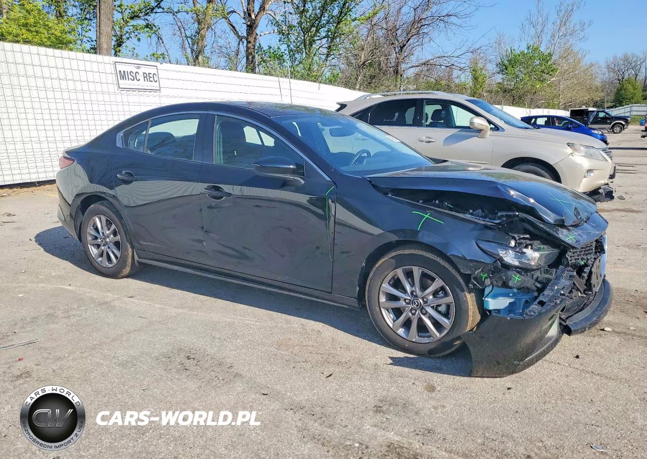 2021 Mazda 3 Premium VIN:JM1BPAAL9M1339701 - 4