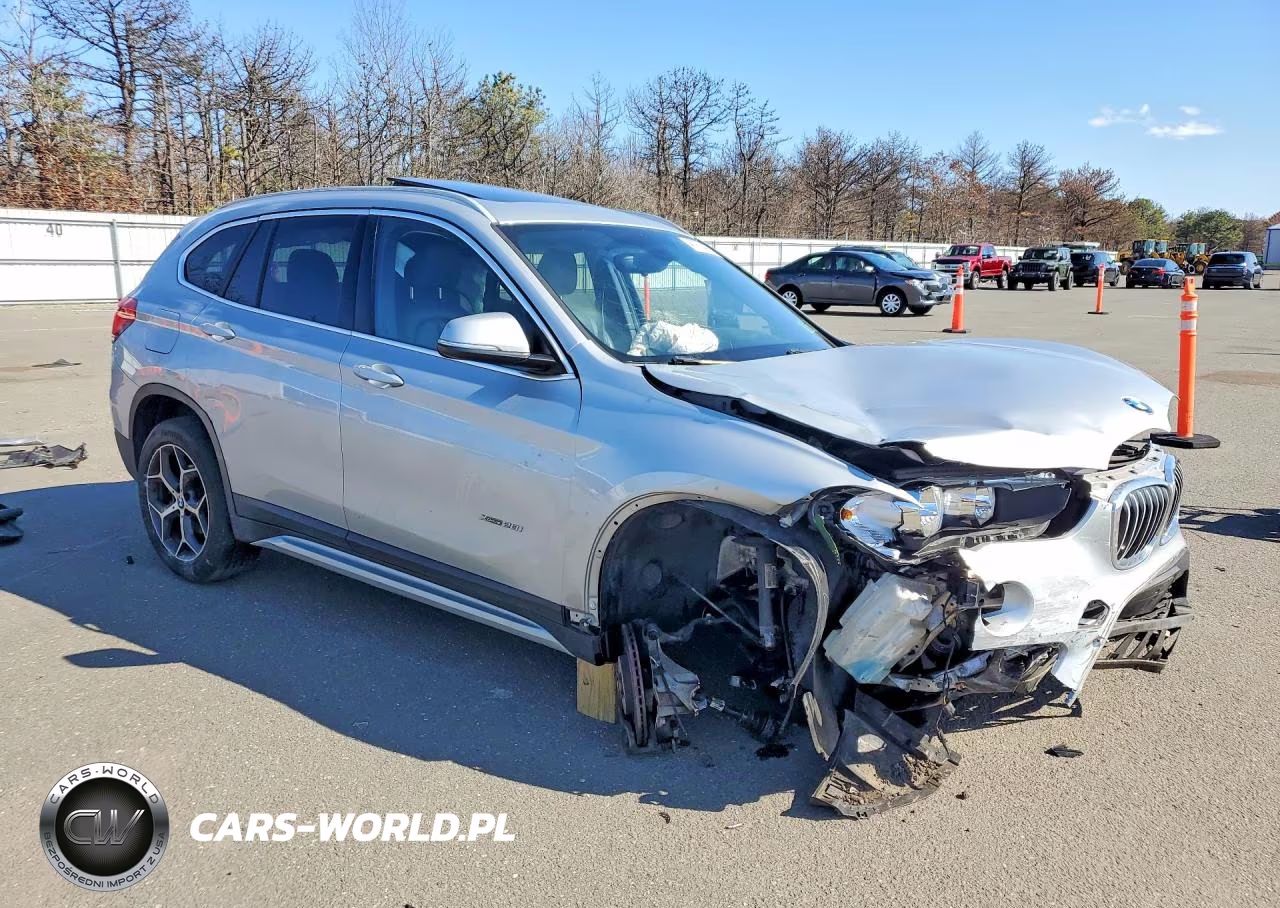 2018 BMW X1 xDrive28I VIN:WBXHT3C3XJ5K32002 - 4