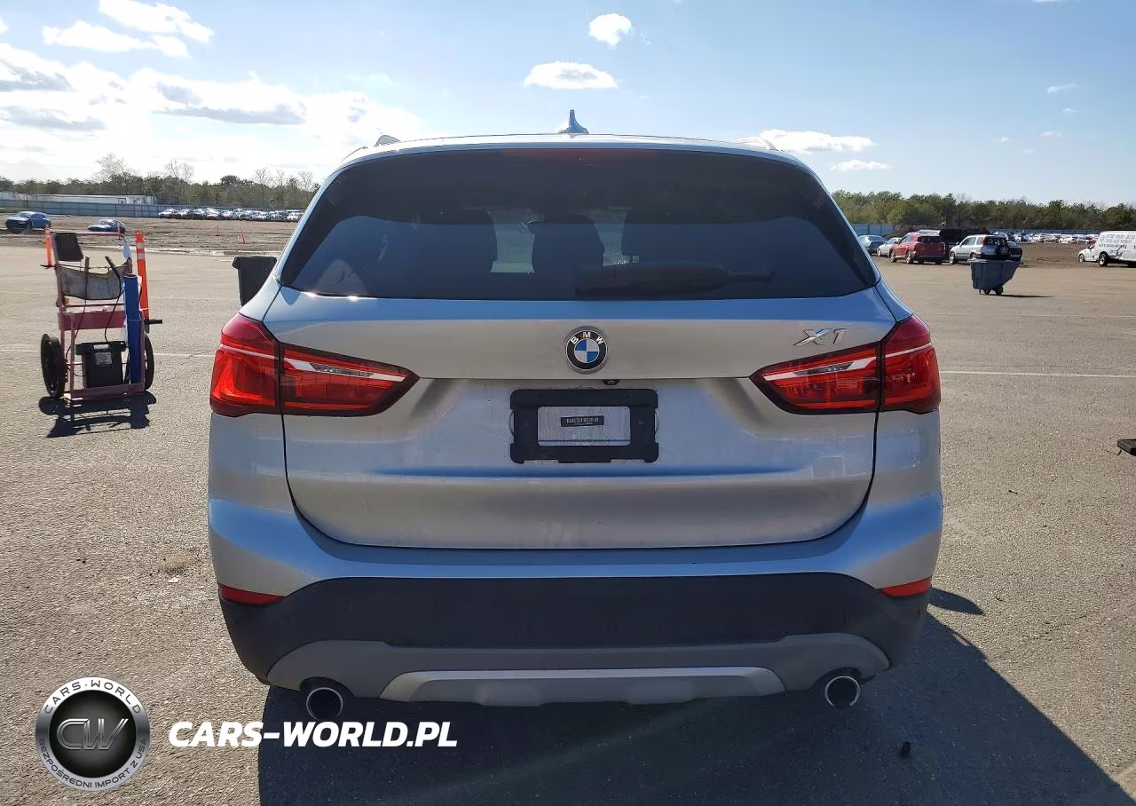 2018 BMW X1 xDrive28I VIN:WBXHT3C3XJ5K32002 - 6