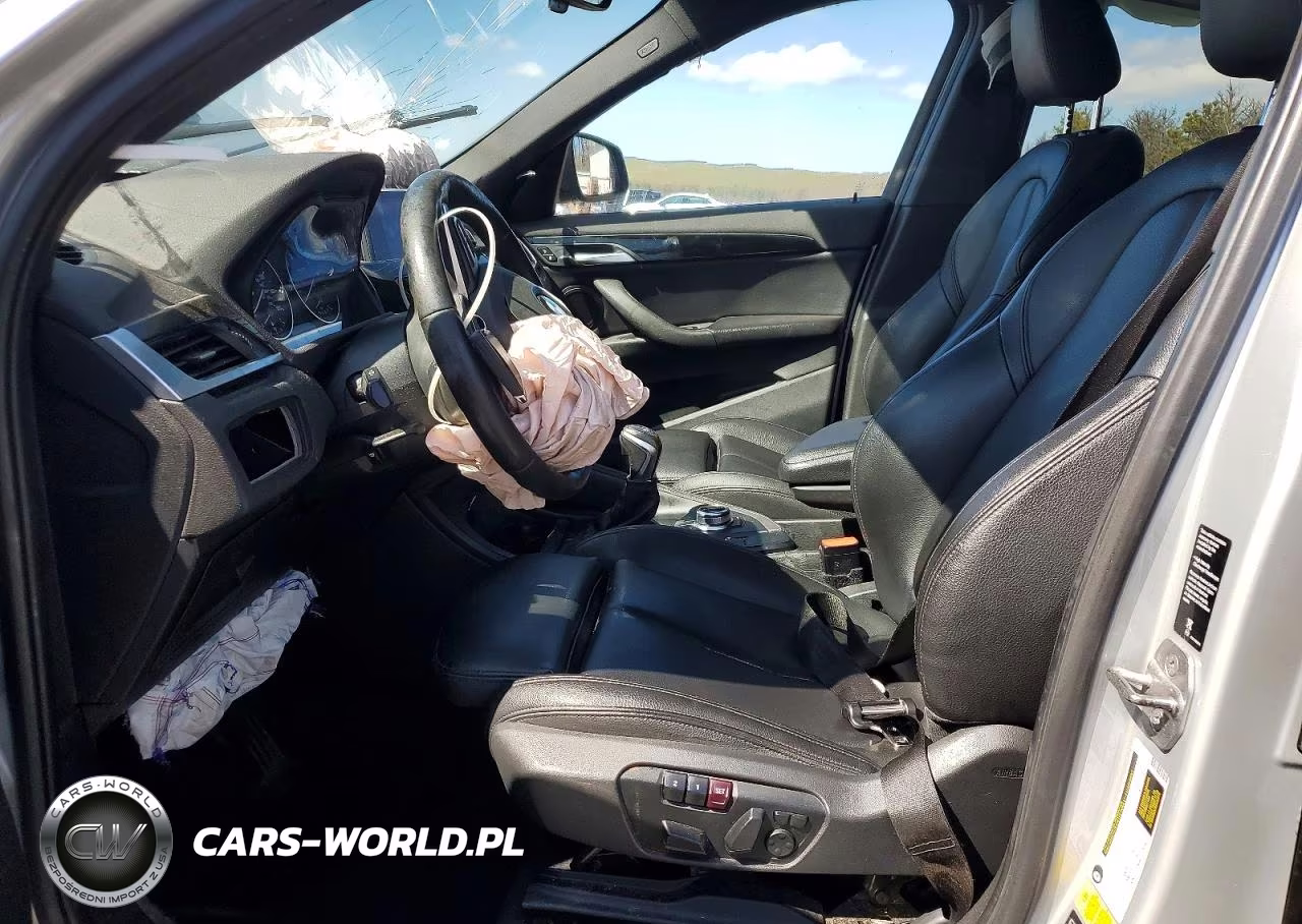 2018 BMW X1 xDrive28I VIN:WBXHT3C3XJ5K32002 - 7