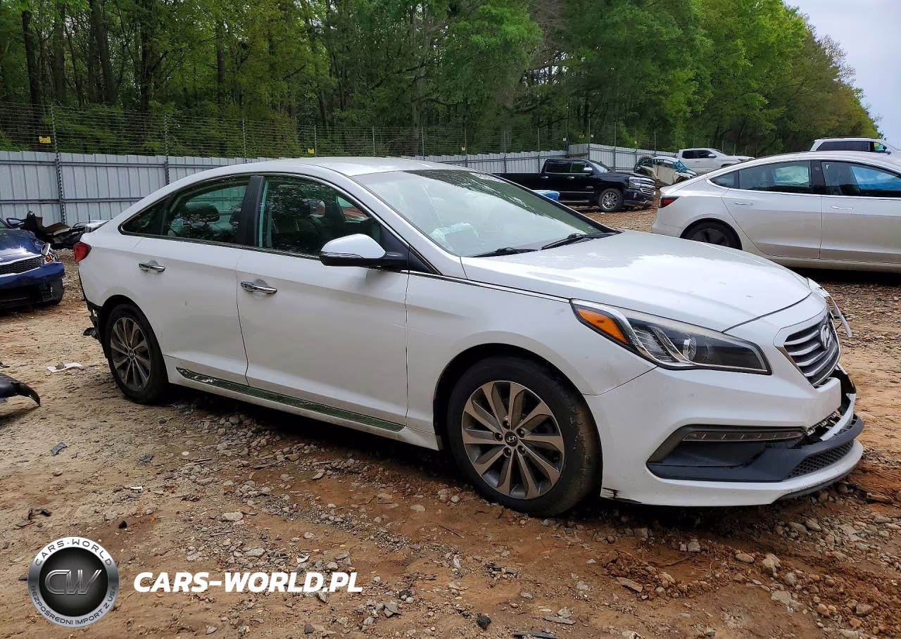 2016 Hyundai Sonata Sport VIN:5NPE34AF2GH269086 - 4