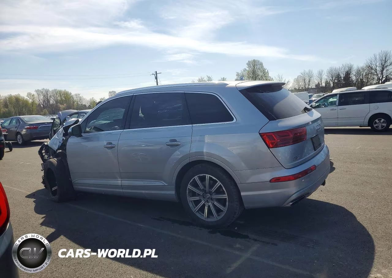 2017 Audi Q7 Prestige VIN:WA1VAAF70HD043040 - 2