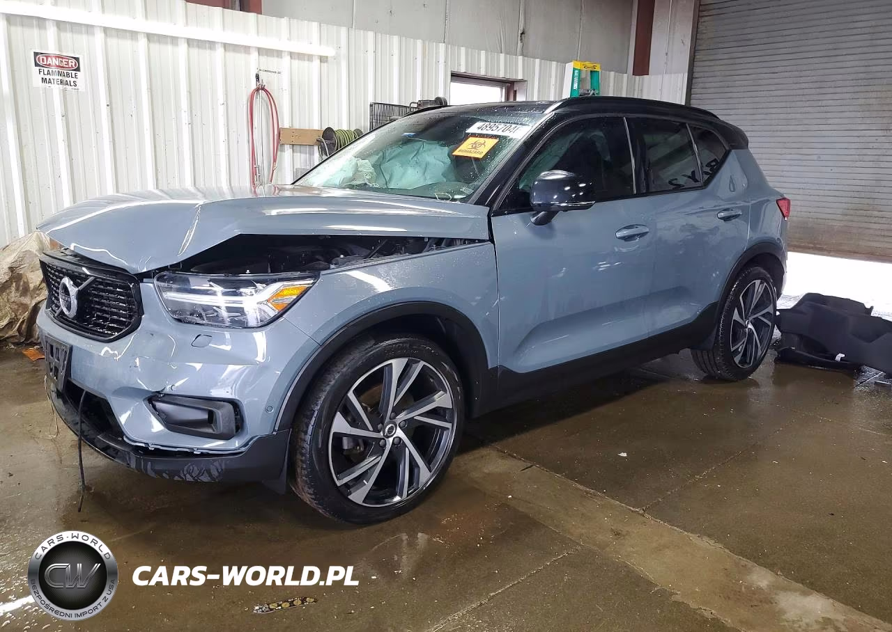 2022 Volvo Xc40 T5 R-Design