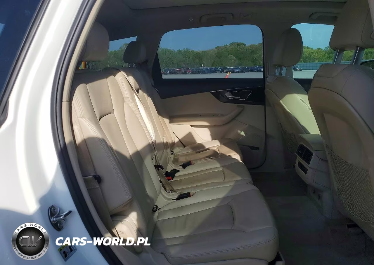 2018 Audi Q7 Premium Plus VIN:WA1LAAF78JD019243 - 11