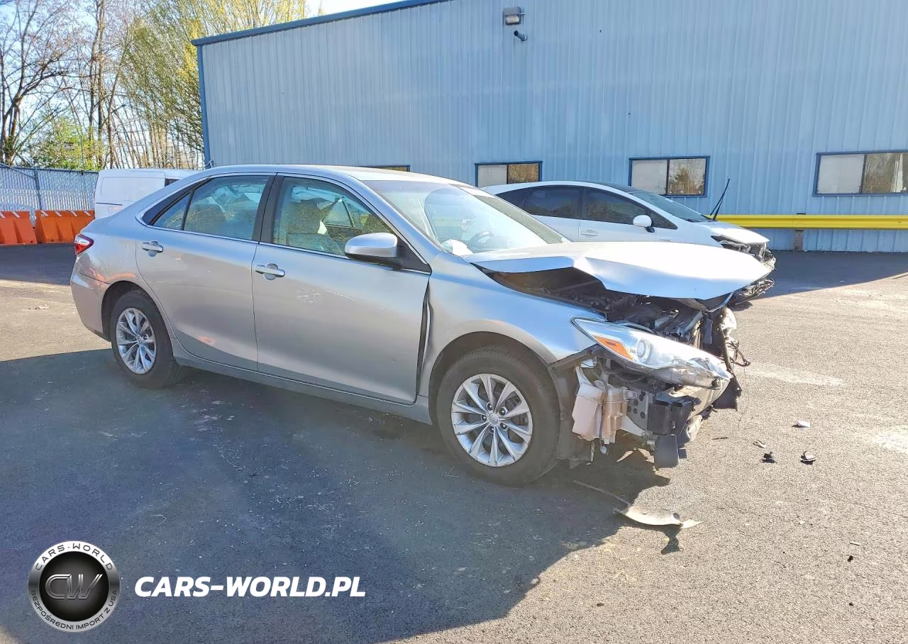 2015 Toyota Camry Le VIN:4T4BF1FK0FR458274 - 4