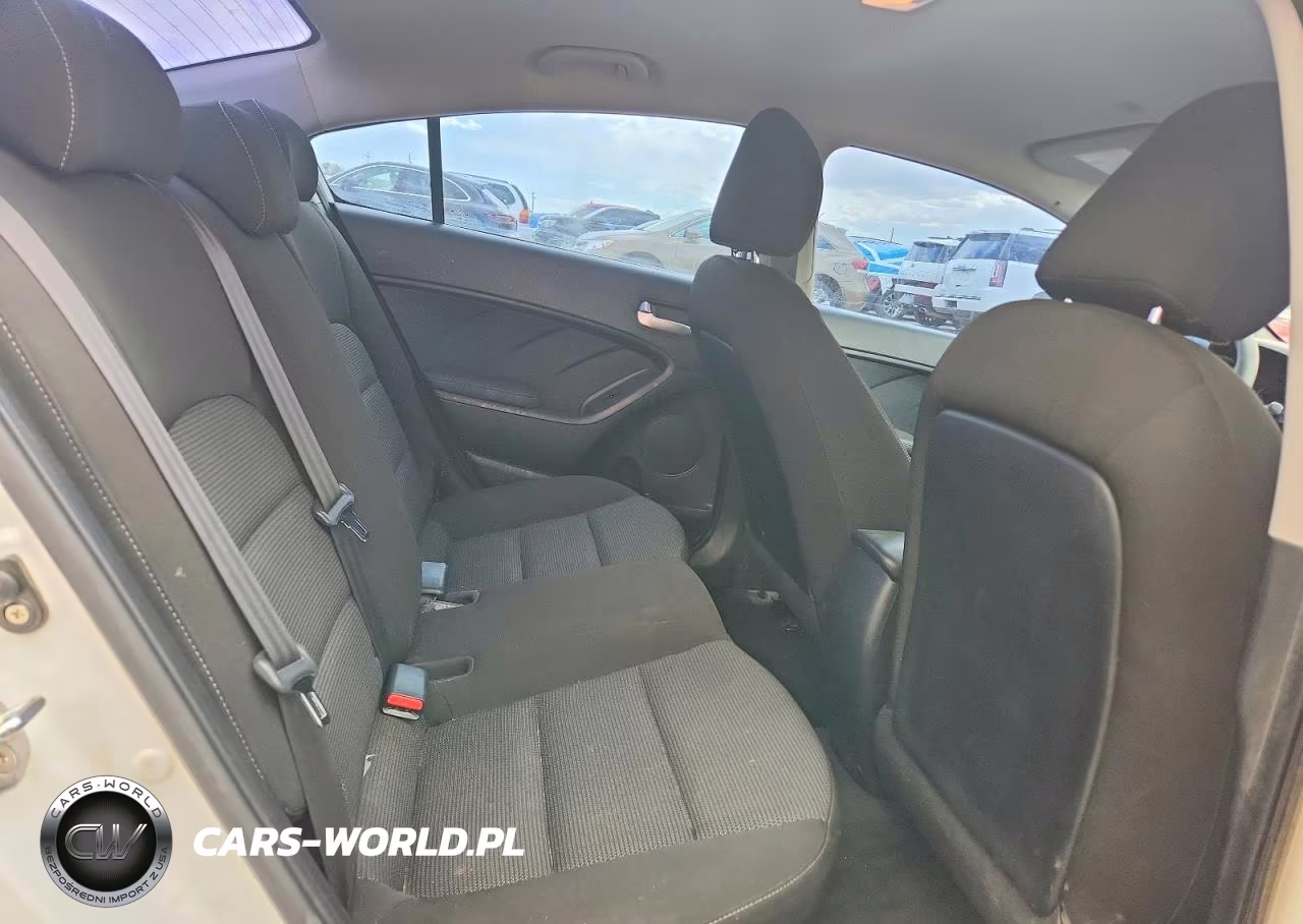2017 Kia Forte Lx VIN:3KPFK4A71HE084999 - 10