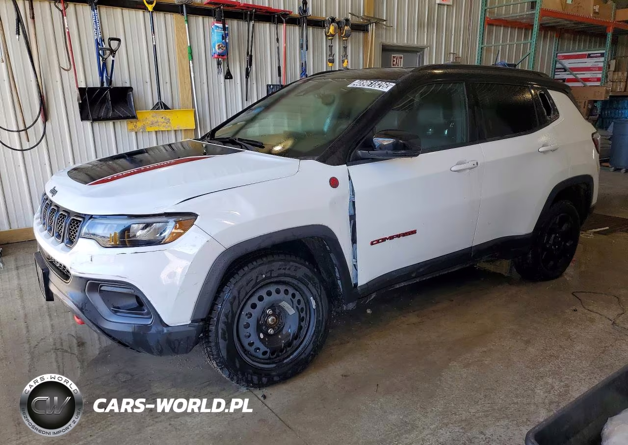 2024 Jeep Compass Trailhawk – zdjęcie 1 z 12