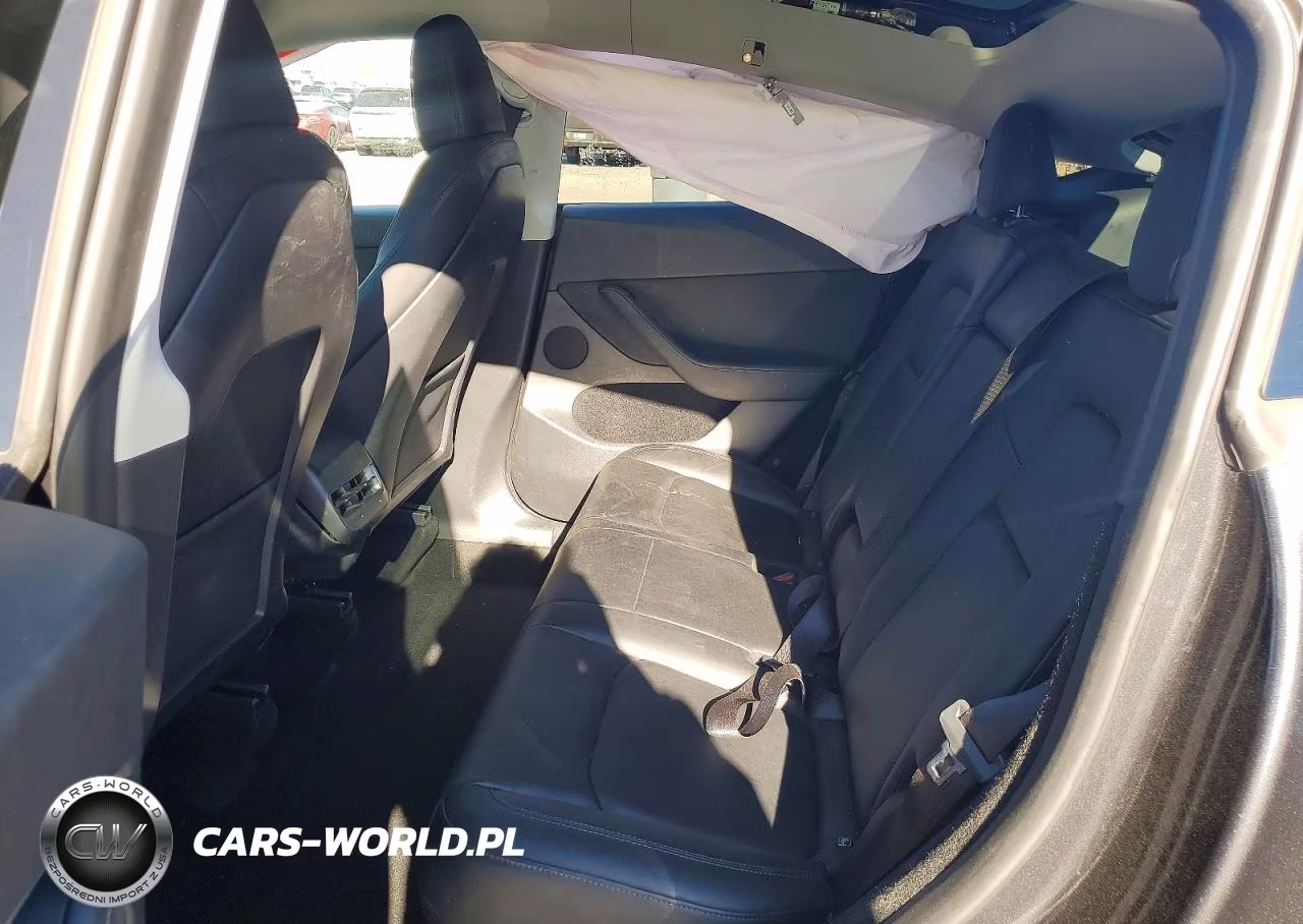 2024 Tesla Model Y VIN:7SAYGDEE1RF994685 - 11