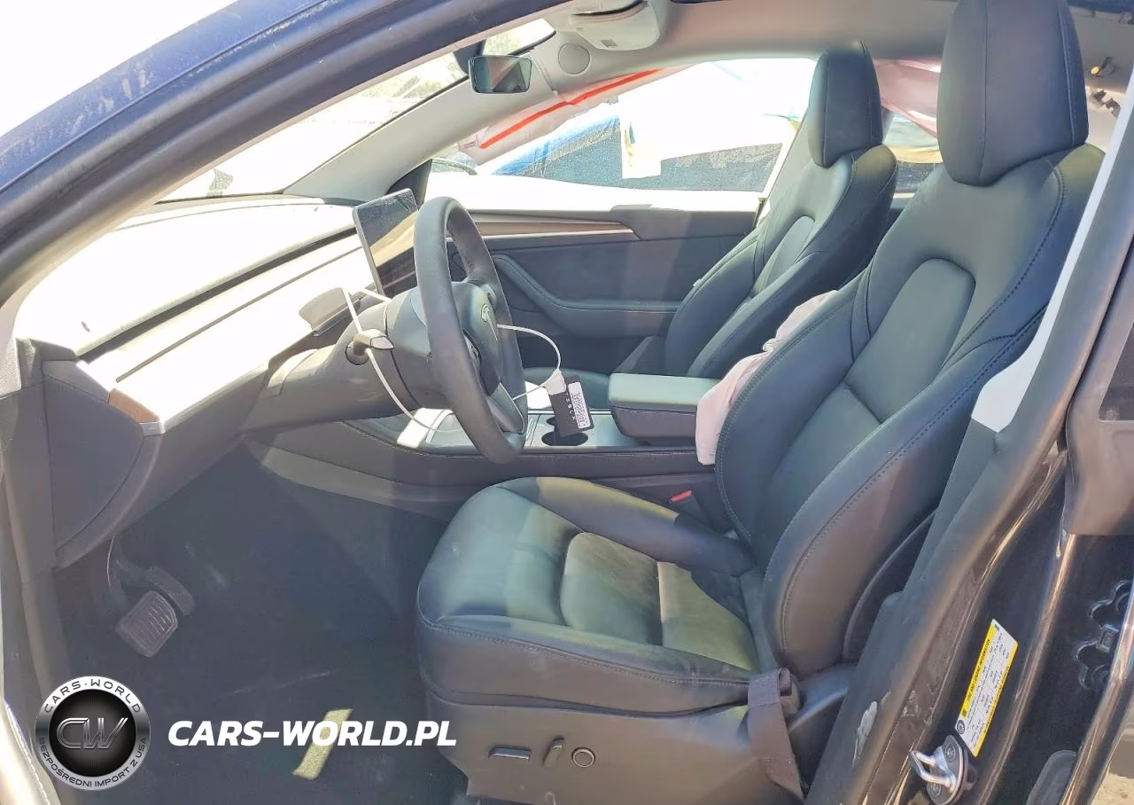 2024 Tesla Model Y VIN:7SAYGDEE1RF994685 - 7