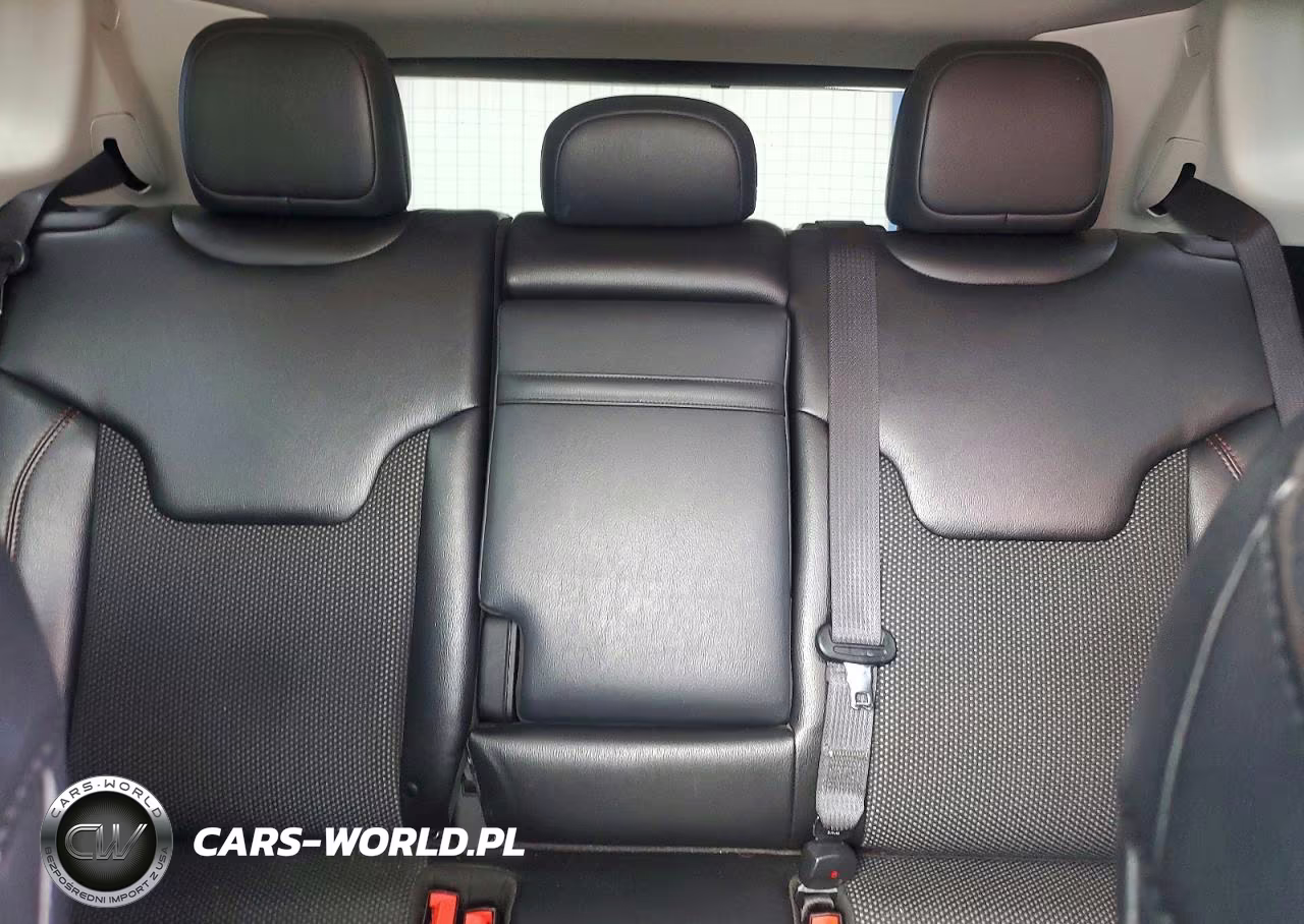 2019 Jeep Compass Trailhawk VIN:3C4NJDDB0KT744869 - 10