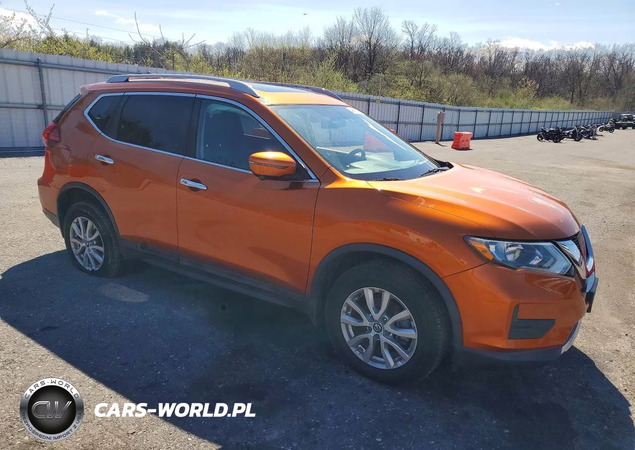 2017 Nissan Rogue Sv VIN:5N1AT2MV8HC829109 - 4