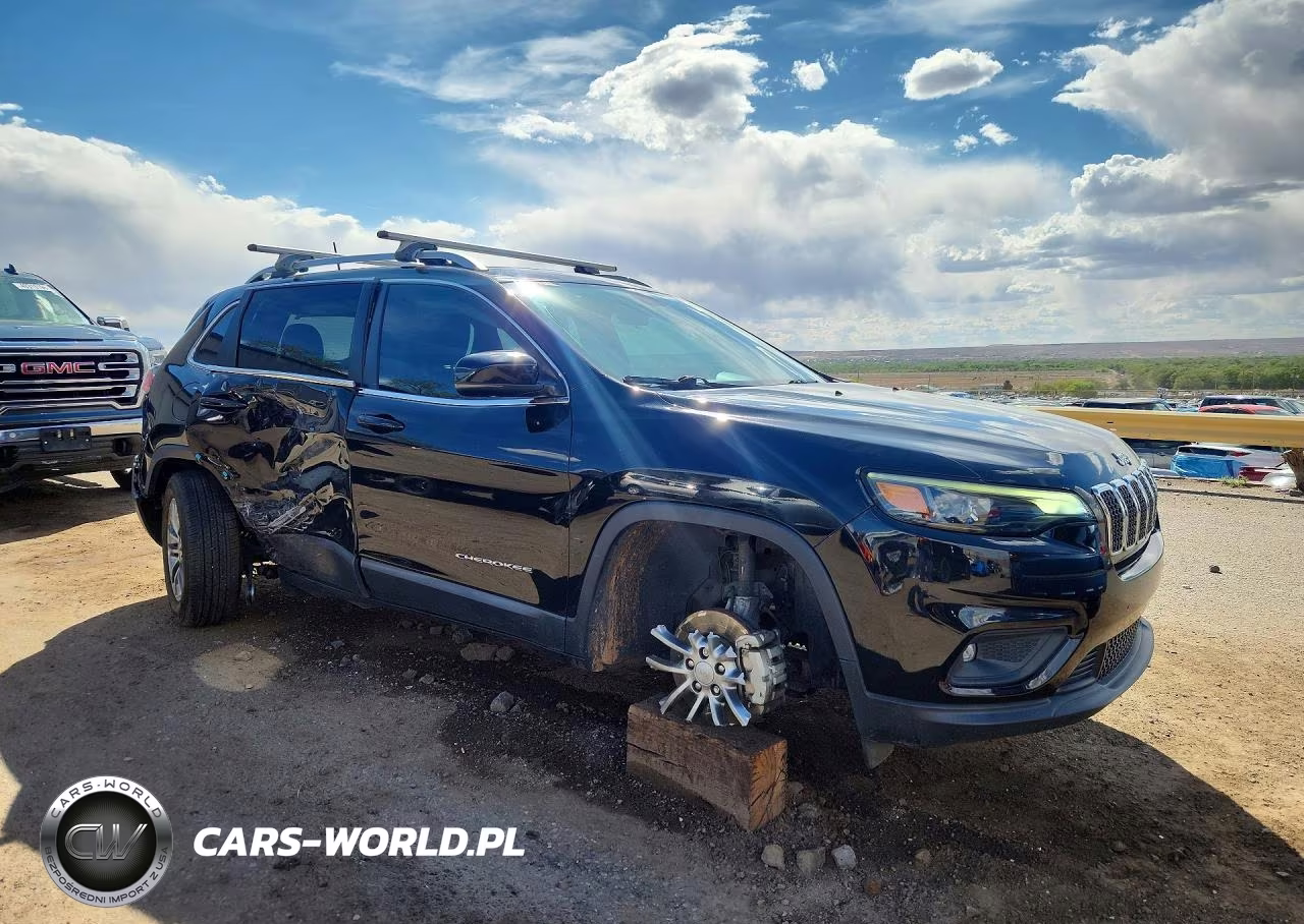 2020 Jeep Cherokee Latitude Plus VIN:1C4PJMLB4LD554574 - 4