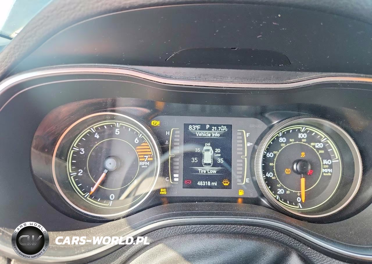 2020 Jeep Cherokee Latitude Plus VIN:1C4PJMLB4LD554574 - 9
