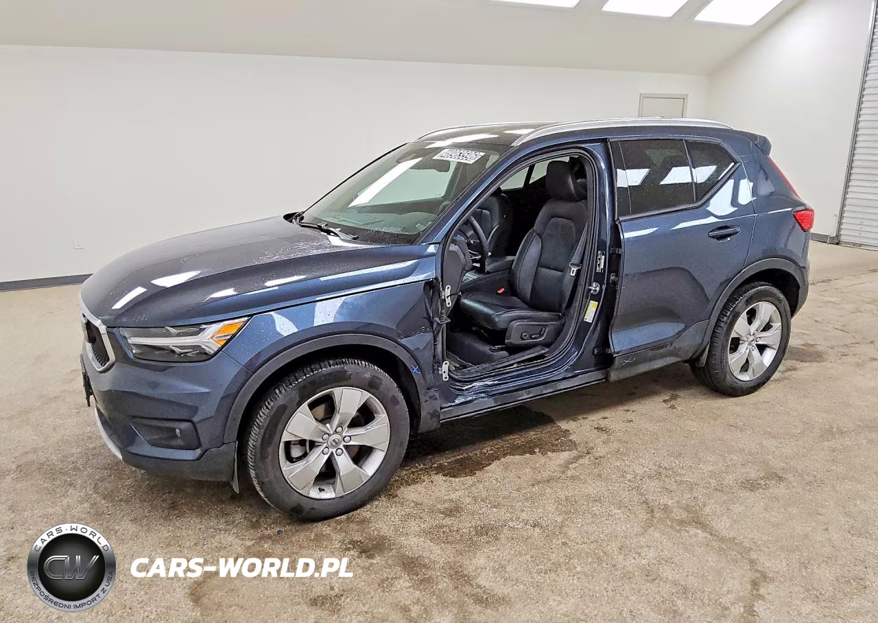 2022 Volvo Xc40 T5 Momentum