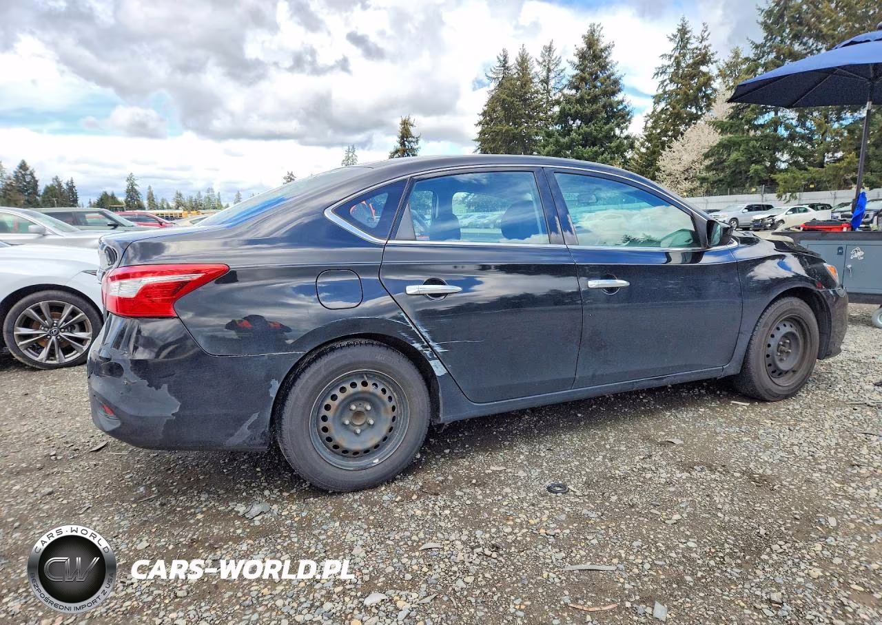 2018 Nissan Sentra S VIN:3N1AB7APXJY279938 - 3