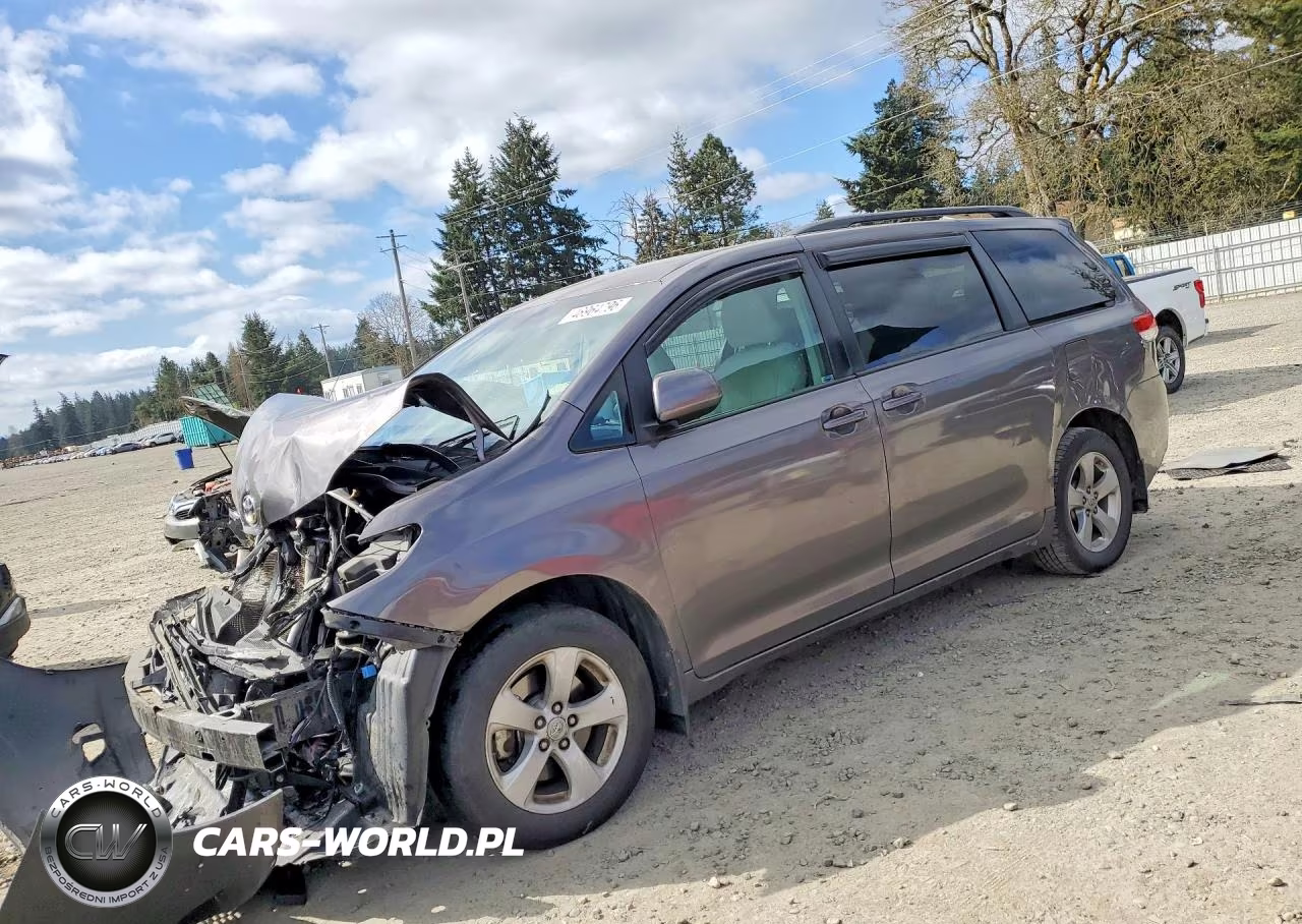 2011 Toyota Sienna Base 7-Passenger