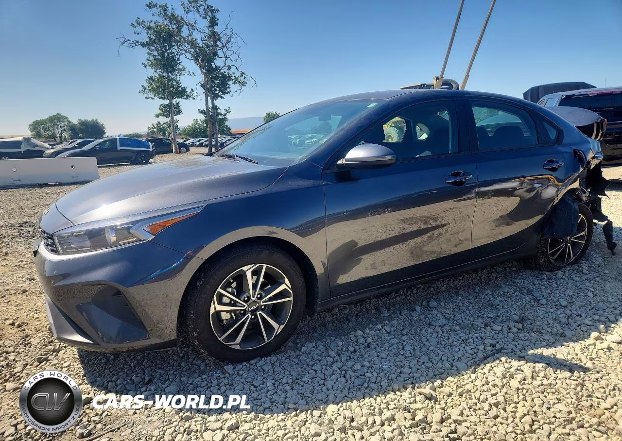 2024 Kia Forte Lxs – zdjęcie 1 z 12