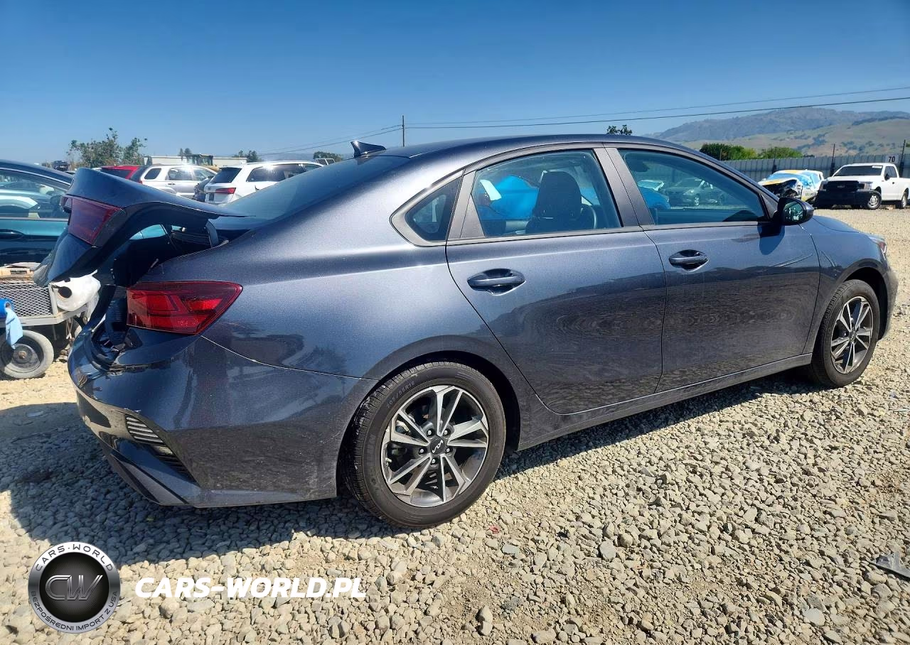 2024 Kia Forte Lxs VIN:3KPF24AD6RE798411 - 3