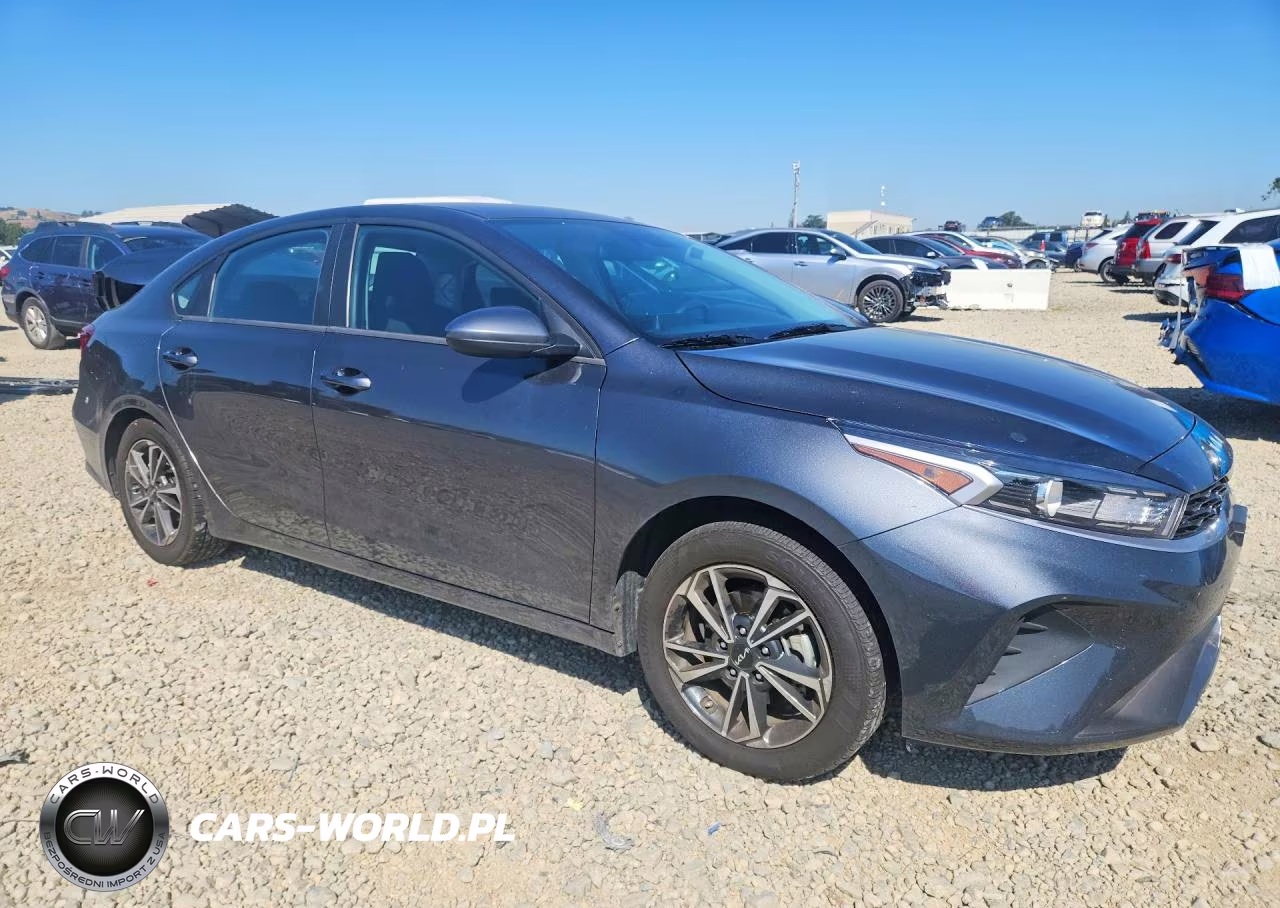 2024 Kia Forte Lxs VIN:3KPF24AD6RE798411 - 4