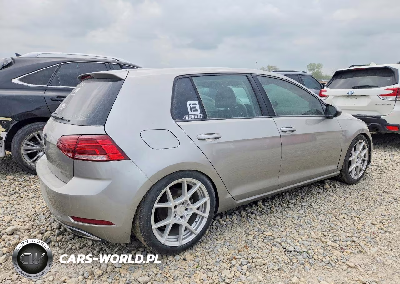2018 Volkswagen Golf S VIN:3VWB17AU9JM262692 - 3