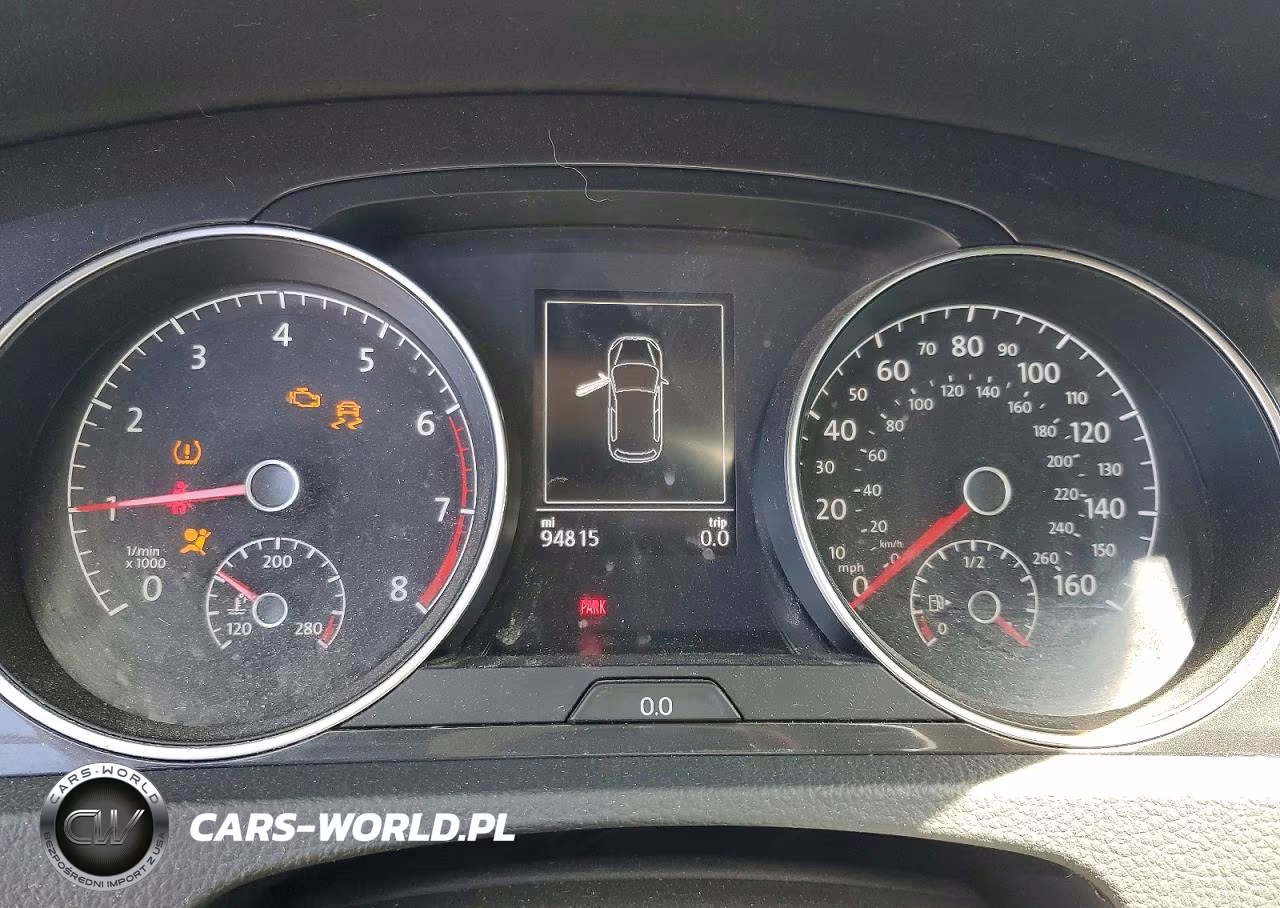 2018 Volkswagen Golf S VIN:3VWB17AU9JM262692 - 9