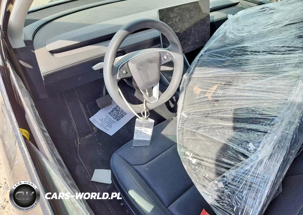 2026 Tesla Model Y VIN:7SAYGDED0TF383478 - 8