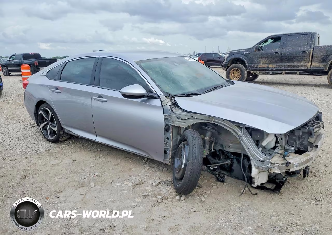 2018 Honda Accord Sport VIN:1HGCV1F37JA056424 - 4
