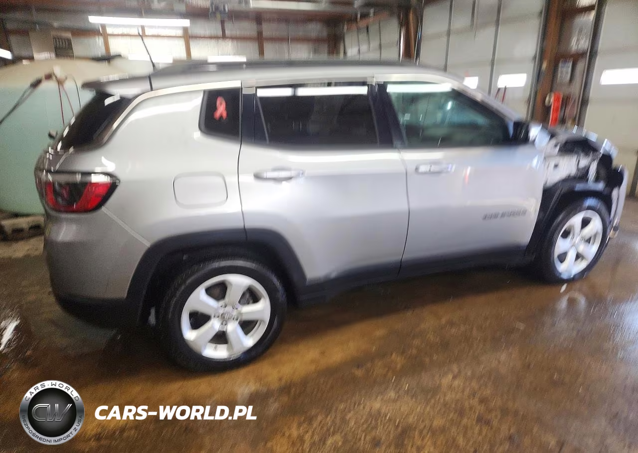 2019 Jeep Compass Latitude VIN:3C4NJCBB2KT855064 - 3