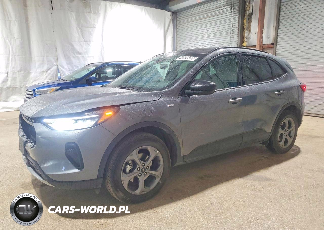2025 Ford Escape St Line