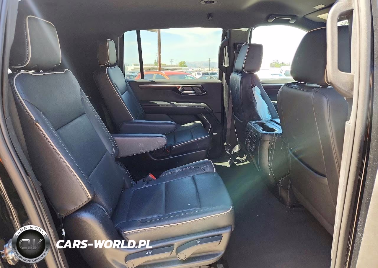 2025 Chevrolet Suburban K1500 Premier VIN:1GNS6FRDXSR275851 - 11