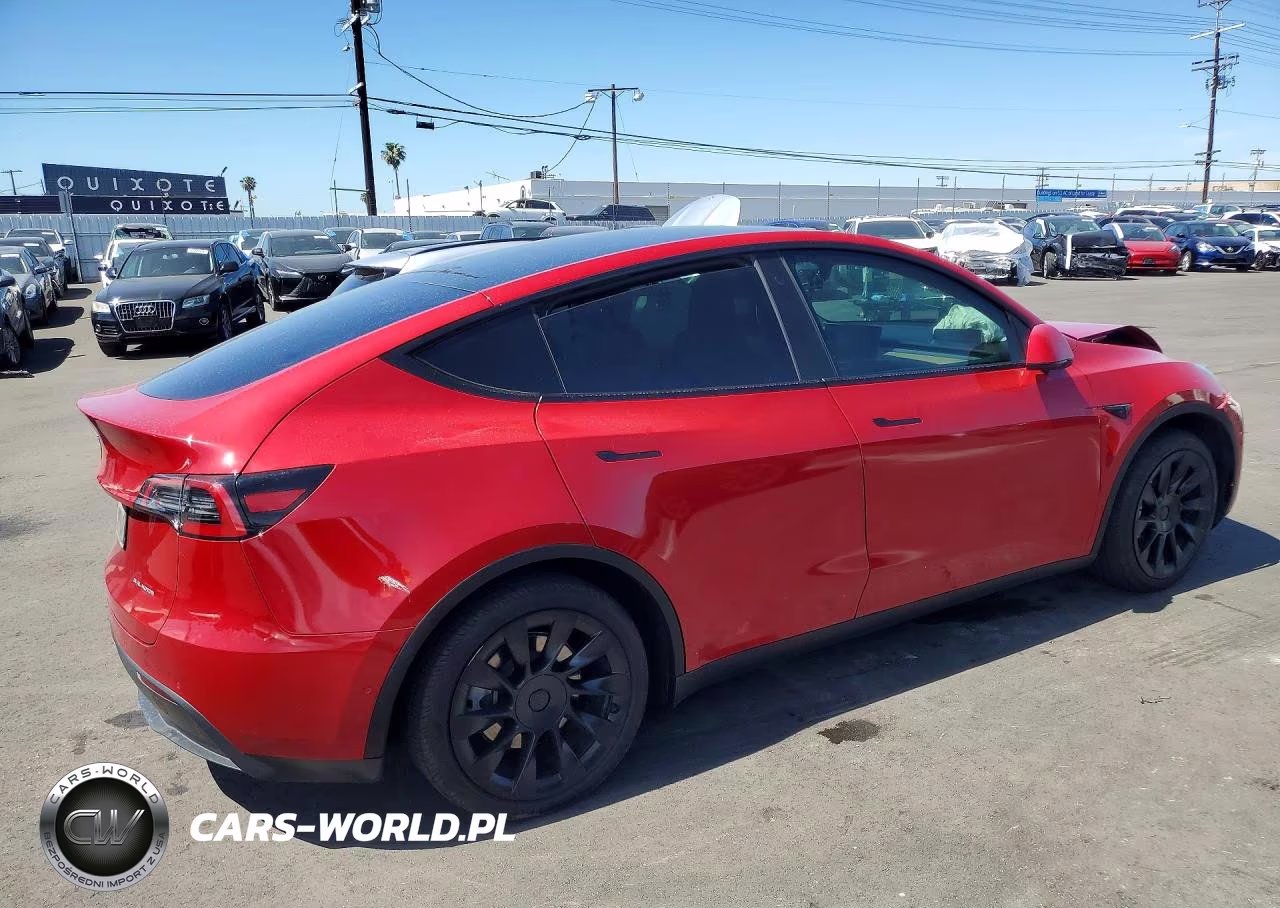 2022 Tesla Model Y VIN:7SAYGAEE8NF352098 - 3