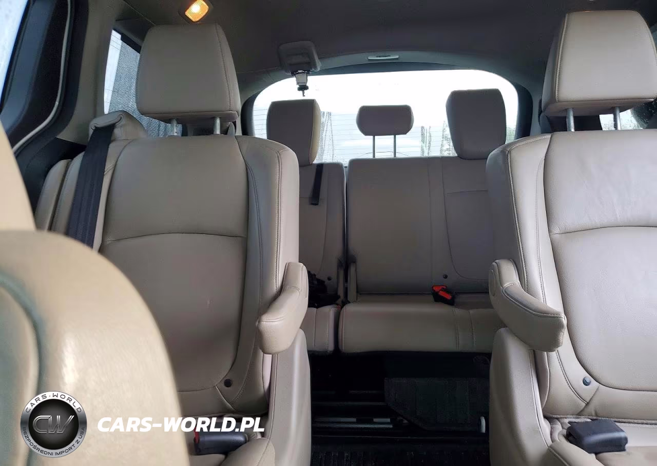 2018 Honda Odyssey Elite VIN:5FNRL6H96JB000561 - 10